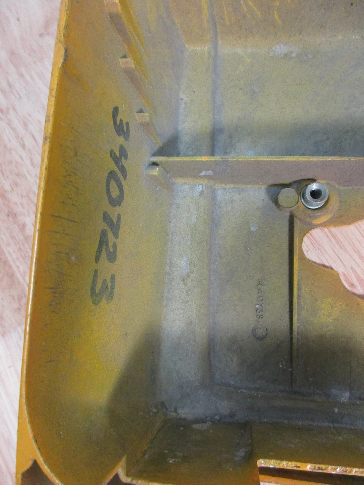 NUEVA Cubierta de filtro de aire para motosierra Partner genuina P/N 440738 o 340723 Foto 4 de 4