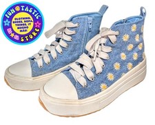 GIRLS SNEAKERS SHOES. ART CLASS BRAND. High Top. Denim White Daisy. Sz 2. ZIPPER