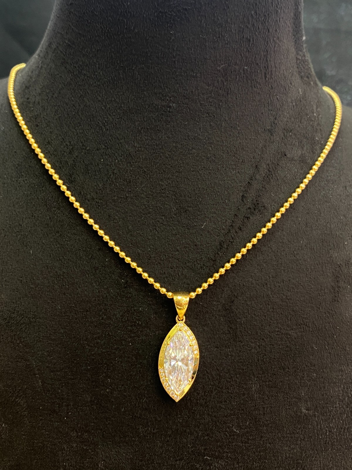 2.10 Cts GIA Certified Marquise Round Shape Diamonds Necklace In 18K Yellow Gold image 5