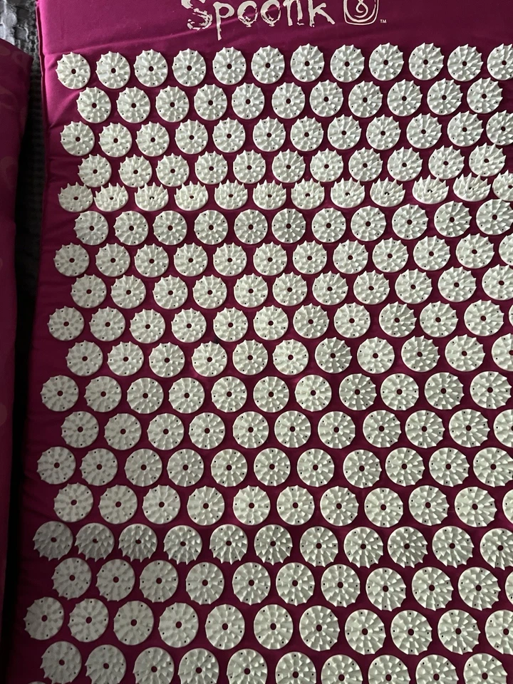 Spoonk Space Acupresión Masaje Mat Alivia Tensión/Dolor Mat 25”x15” y Bolsa Foto 2 de 4