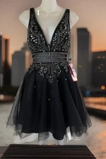 Stunning GB Gianni Bini size 5 black silver fit n flare dress  New with Tags