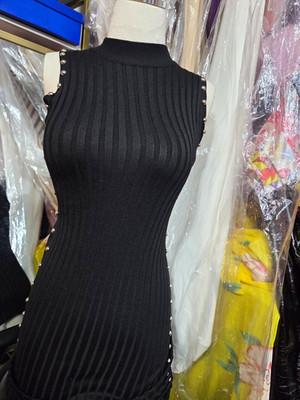 Black dress 
