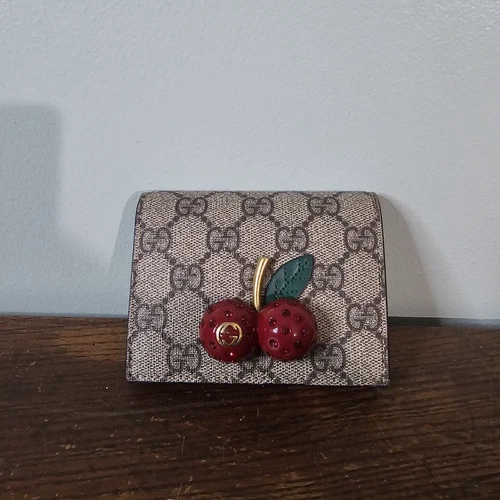 Gucci GG Supreme Cherry 476050 étui portefeuille double pli beige rouge femmes