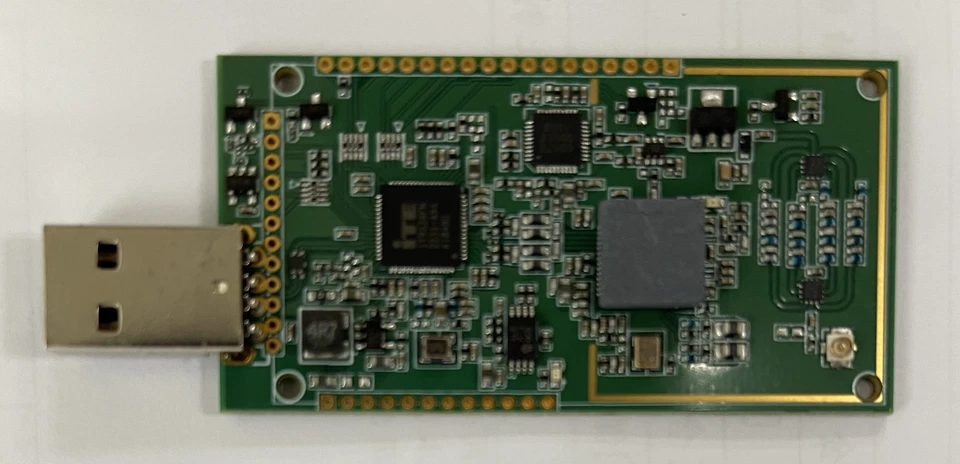 HIDES UT-220 4-band (100MHz~2500MHz) USB DVB-T/ ISDB-T/ ISDB-Tb/ QAM-B Modulator