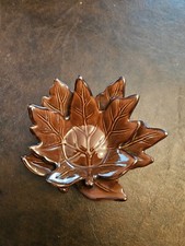 Brown leaf tealight holder