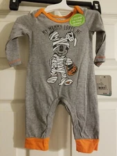 Disney Halloween My Mummy LOVES me size NB with Mickey Mouse NWT, glow in dark $