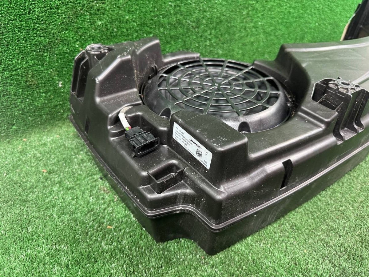 2019-2025 PORSCHE CAYENNE REAR TRUNK BOSE SUBWOOFER SPEAKER OEM