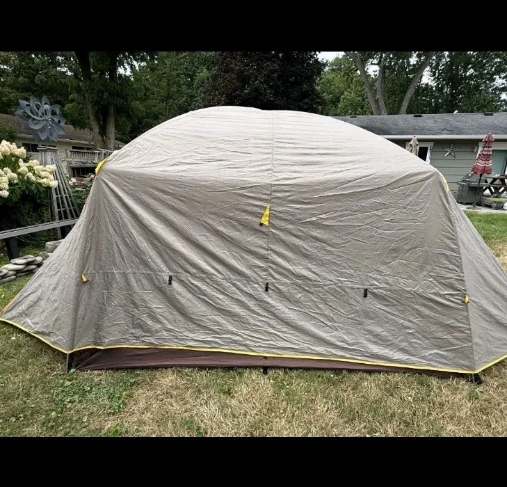 Tienda glaciar Browning para 4 personas con 2 vestíbulos paredes laterales rectas mosca completa Foto 3 de 4