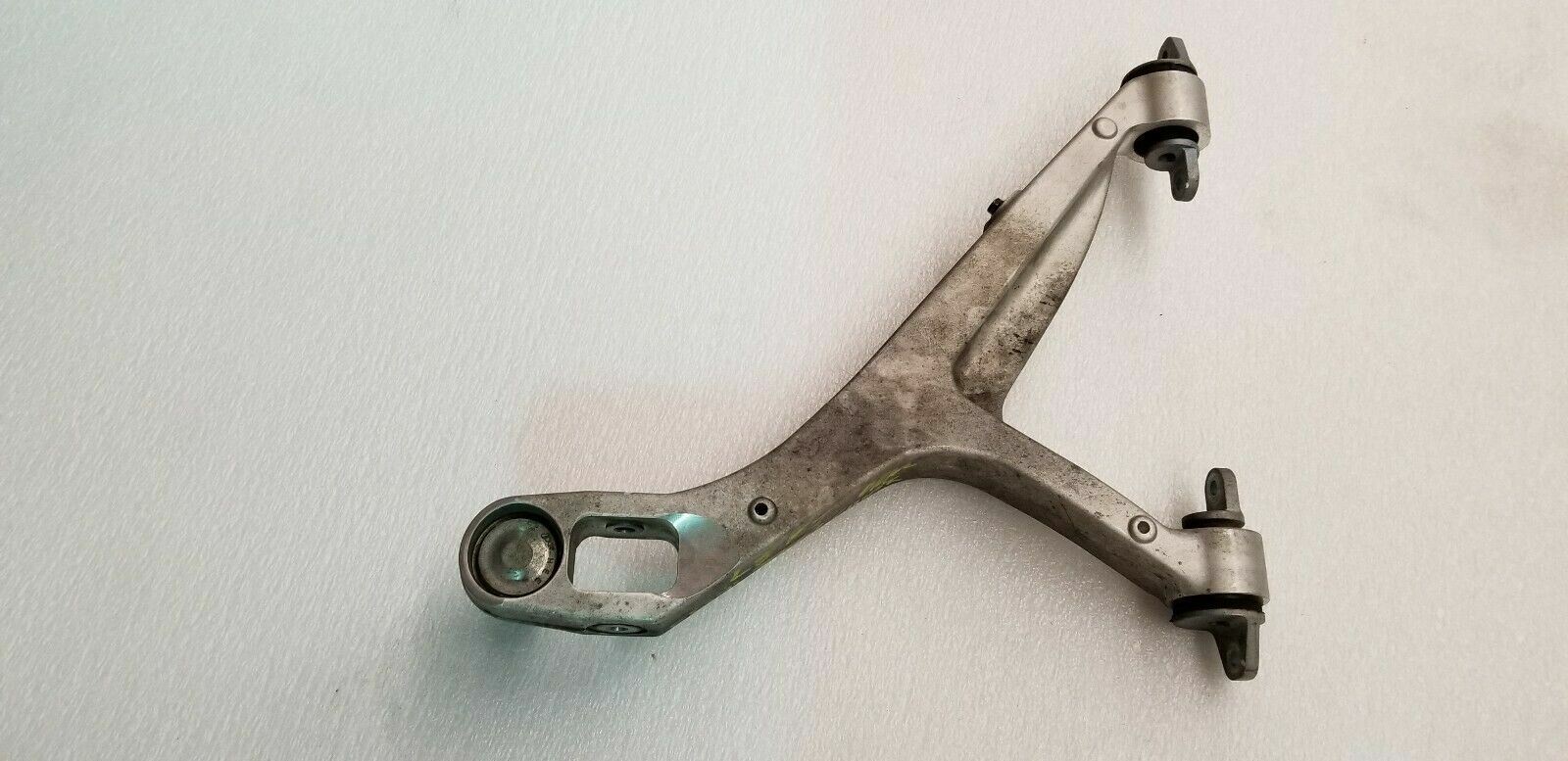 MCLAREN MP4-12C FRONT LEFT LOWER CONTROL ARM OEM 11B0067CP