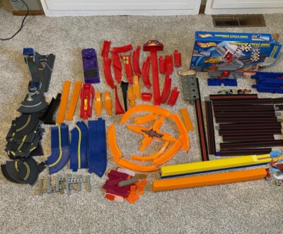 Hot Wheels Tracks HUGE LOT WELL OVER 100 Pieces Cycle Dual  1996 Car Launcher