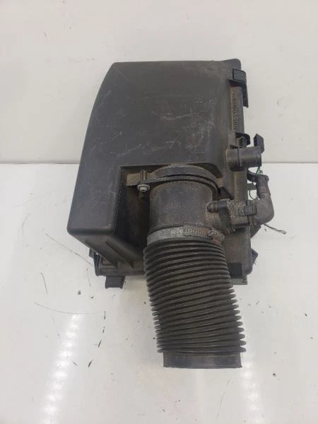 Air Cleaner 6 Cylinder Without Turbo Fits 99-04 VOLVO 80 SERIES 885962 - Image 2 of 4