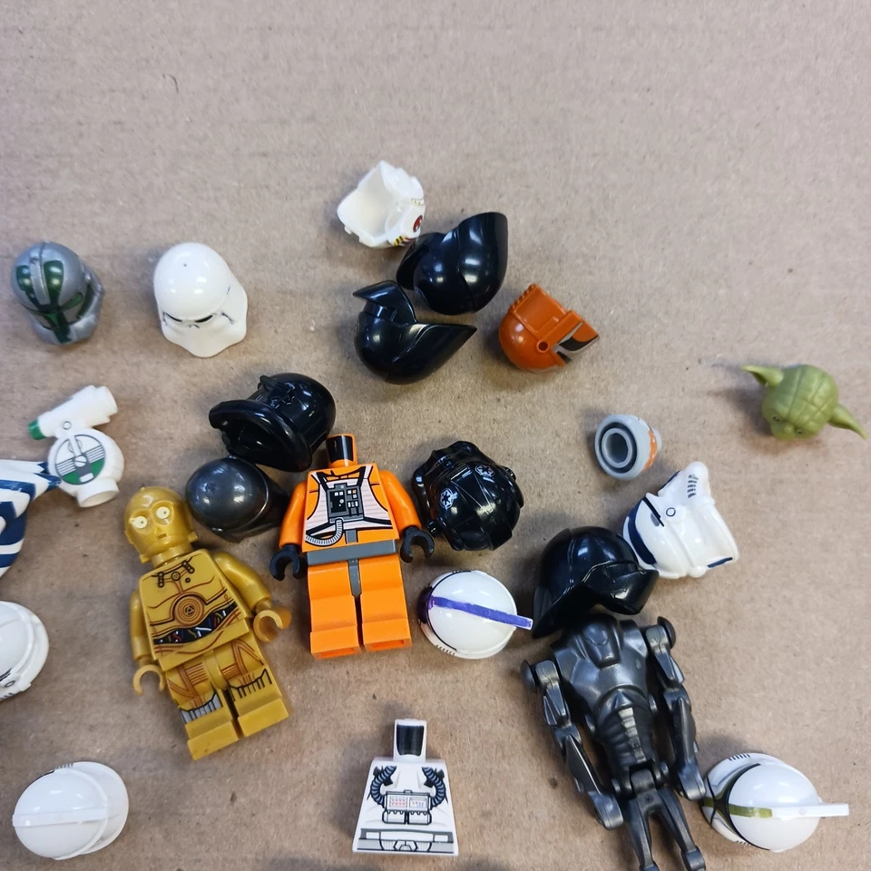 LEGO Star Wars Minifigure and Accessory Parts Lot Luke Kylo C3PO - Image 2 of 4