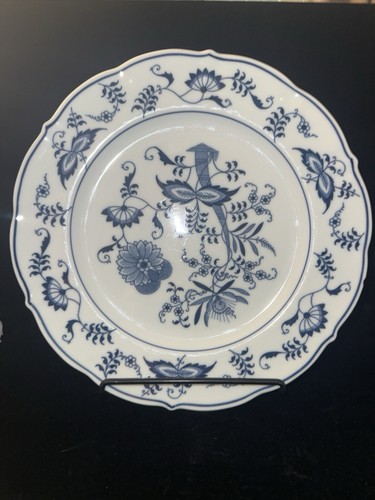 BLUE DANUBE Scalloped Edge 10.25 Inch Dinner Plate Blue Onion Rectangle Mark