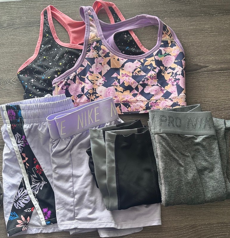 Nike Girls Lot Size Medium