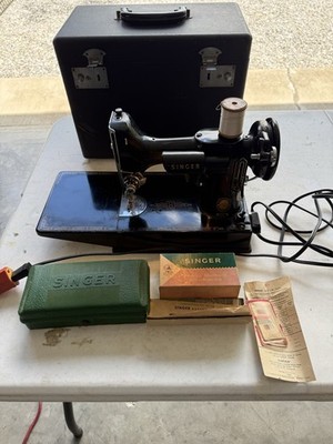 SINGER 221 Featherweight Sewing Machine Black Vintage Original with Accessories