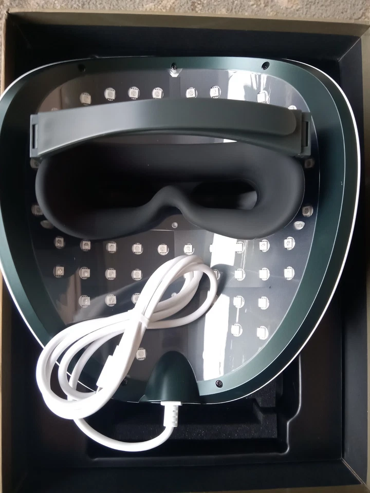 LED THERAPY MASK RED BLUE GREEN YELLOW PURPLE, CYANOTIC AND WHITE LIGHTS, NEW - Image 3 of 3