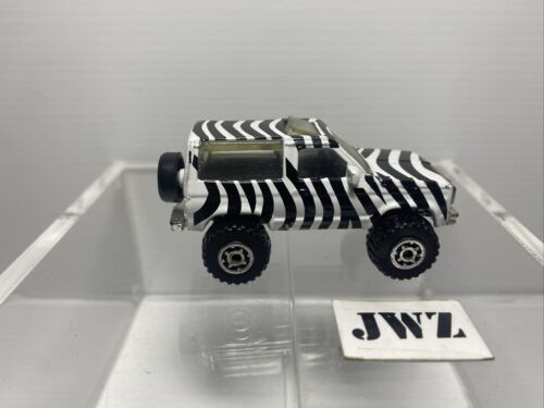 Matchbox FORD BRONCO LL 1987 - STRISCE BIANCO E NERO - Raro 1:57 - Foto 4 di 8