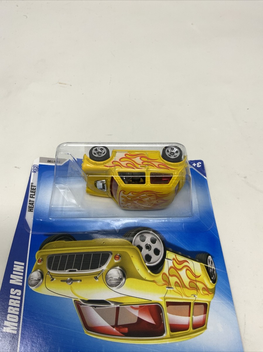 Hot Wheels Heat Fleet '09 #8/10 Morris Mini Yellow T5 Blue