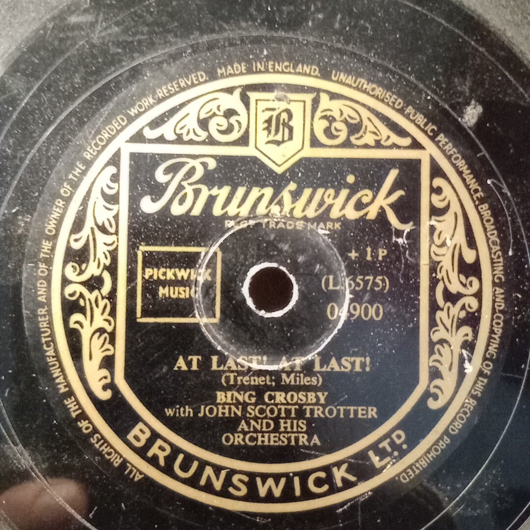 Bing Crosby ‎– The Isle Of Innisfree - Brunswick 04900 UK - 78rpm Shellac 10"
