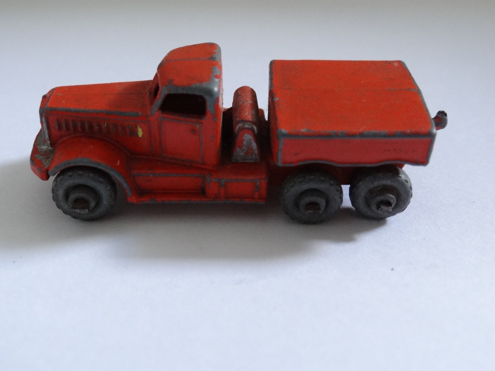 Matchbox 15a, Diamond T Prime Mover - Free Price Guide & Review