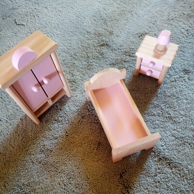Puppenstube Massivholz Schlafzimmer Set Bett Kleiderschrank Lampe Kommode rosa
