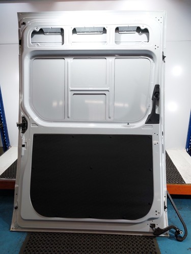 DOOR SIDE SLIDING MERCEDES MK3 (907) 2018 On SPRINTER PASSENGER SIDE - Picture 5 of 8