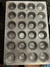 4 x Muffin Pan | Chicago Metallic, Wear-Ever Commercial 24 cup aluminum cupcake