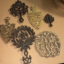 Lot Of 6 Footed Cast Iron/brass Trivets. Griswold, VA Metalcrafters, Prospect  ..
