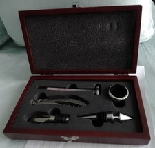 5 Piece Accessories Wine Set: In Presentation Wooden Box - New