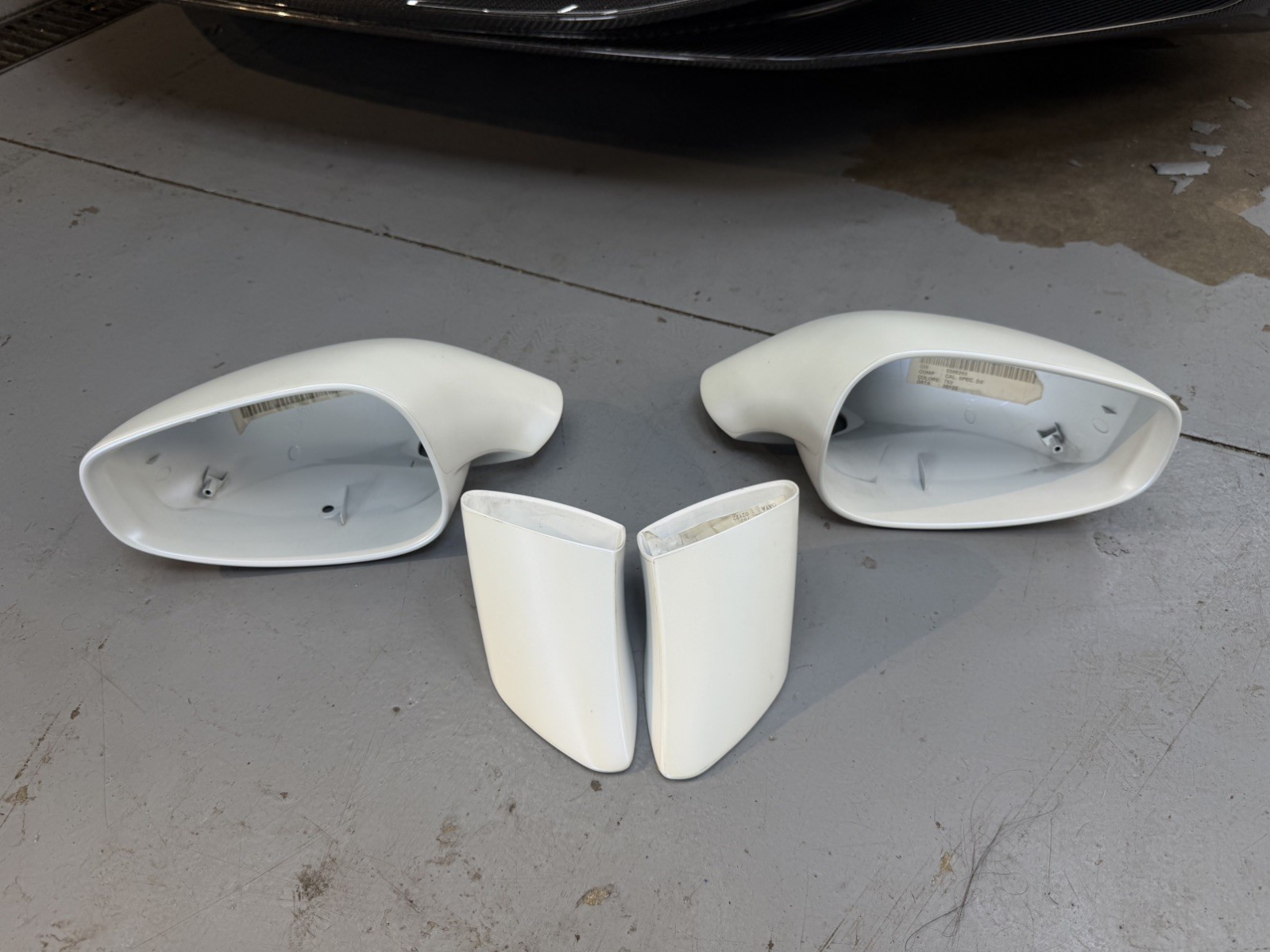 Maserati MC20 Left Mirror cover P/N 670198353