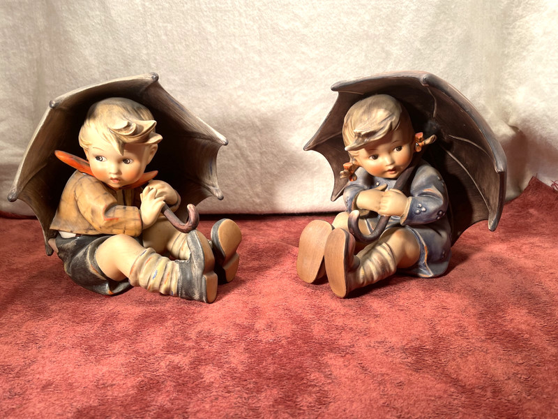 8  INCH GOBEL HUMMEL UMBRELLA BOY & GIRL FIGURINES 152A/152B