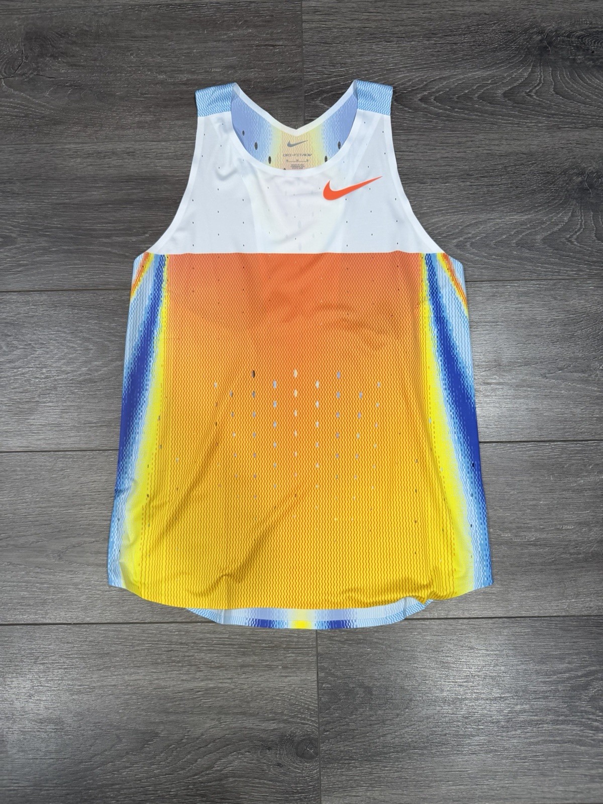 NWOT MENS MEDIUM NIKE 2025 PRO ELITE RUNNING MIDDLE DISTANCE SINGLET FZ3885