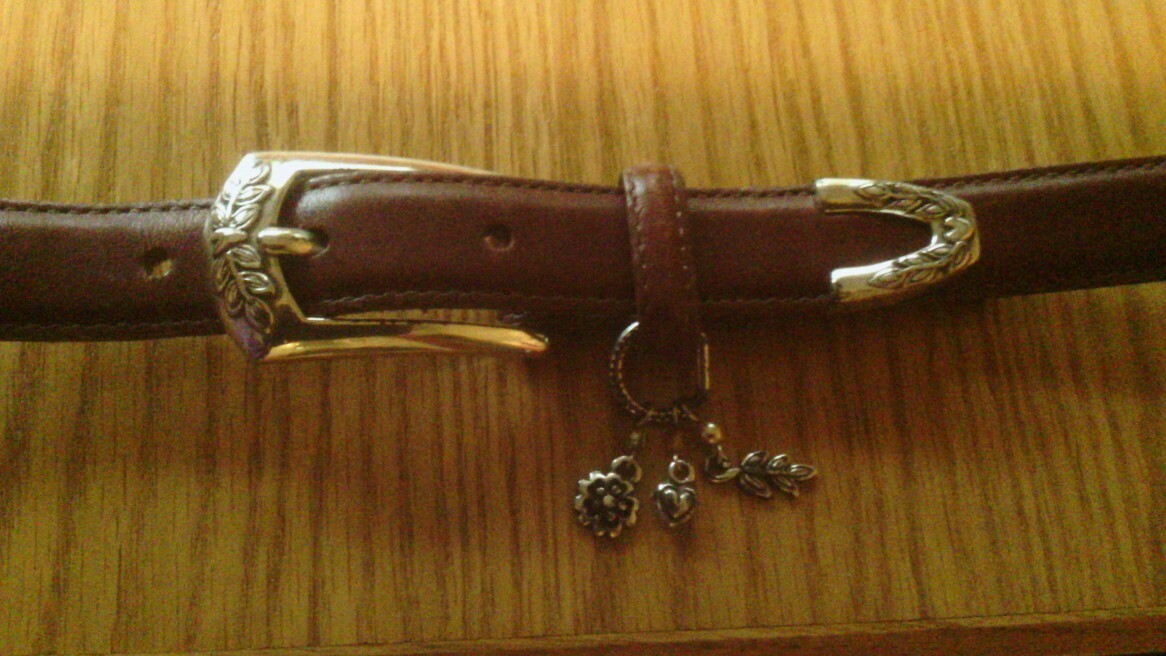 Ladies brown leather Brighton belt with silvertone buckle  display picture 3