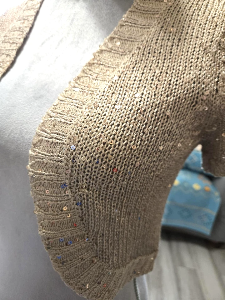 Cárdigan Suéter Rue 21 Tostado Manga Corta Recortado Bolero Talla Pequeña Lentejuelas A231 Foto 2 de 4