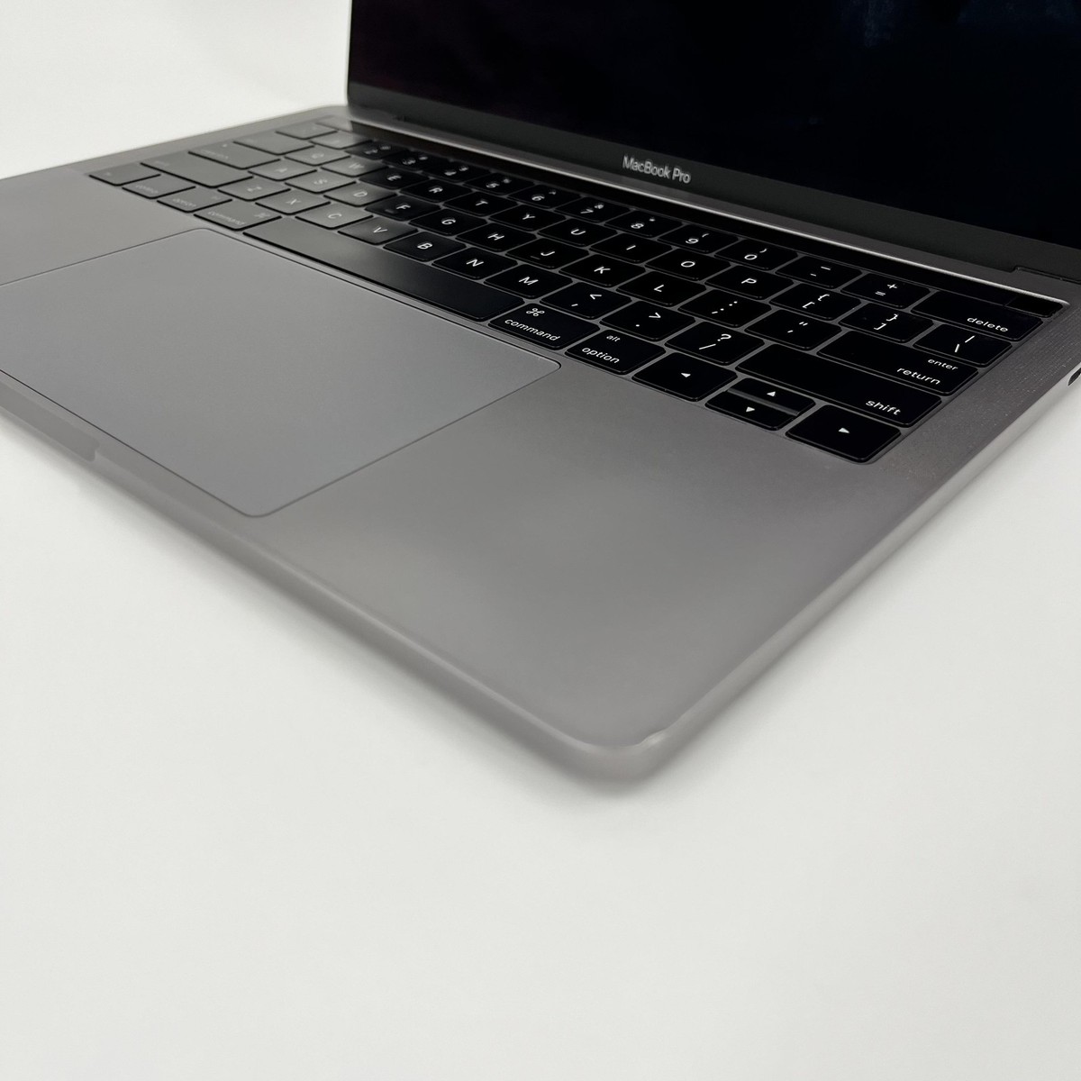 MacBook pro 2016 スペースグレー　8GB, 512GB MacBook Pro 13 Touch Bar 2016 2.9 GHz i5 8GB 512GB Space