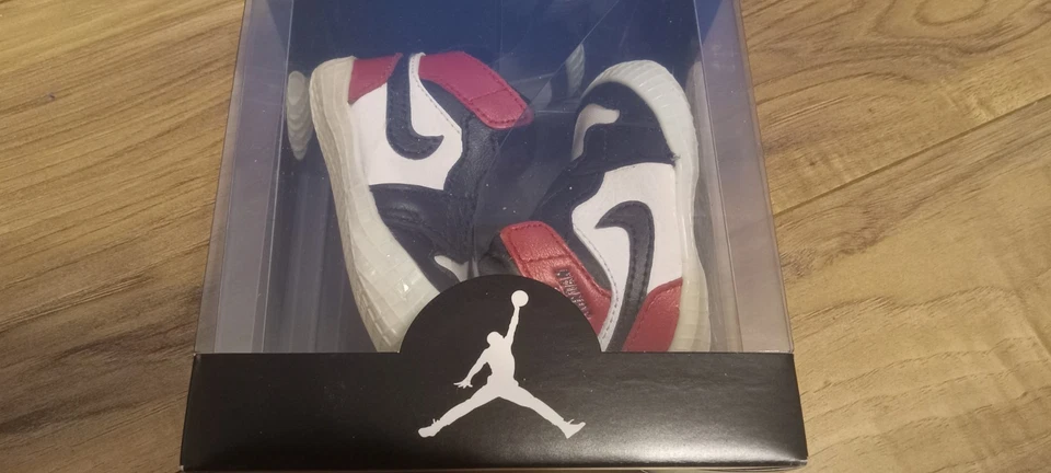 Jordan 1 Botín Cuna Negro/Rojo/Blanco, Talla 1c Nuevo En Caja Foto 3 de 4