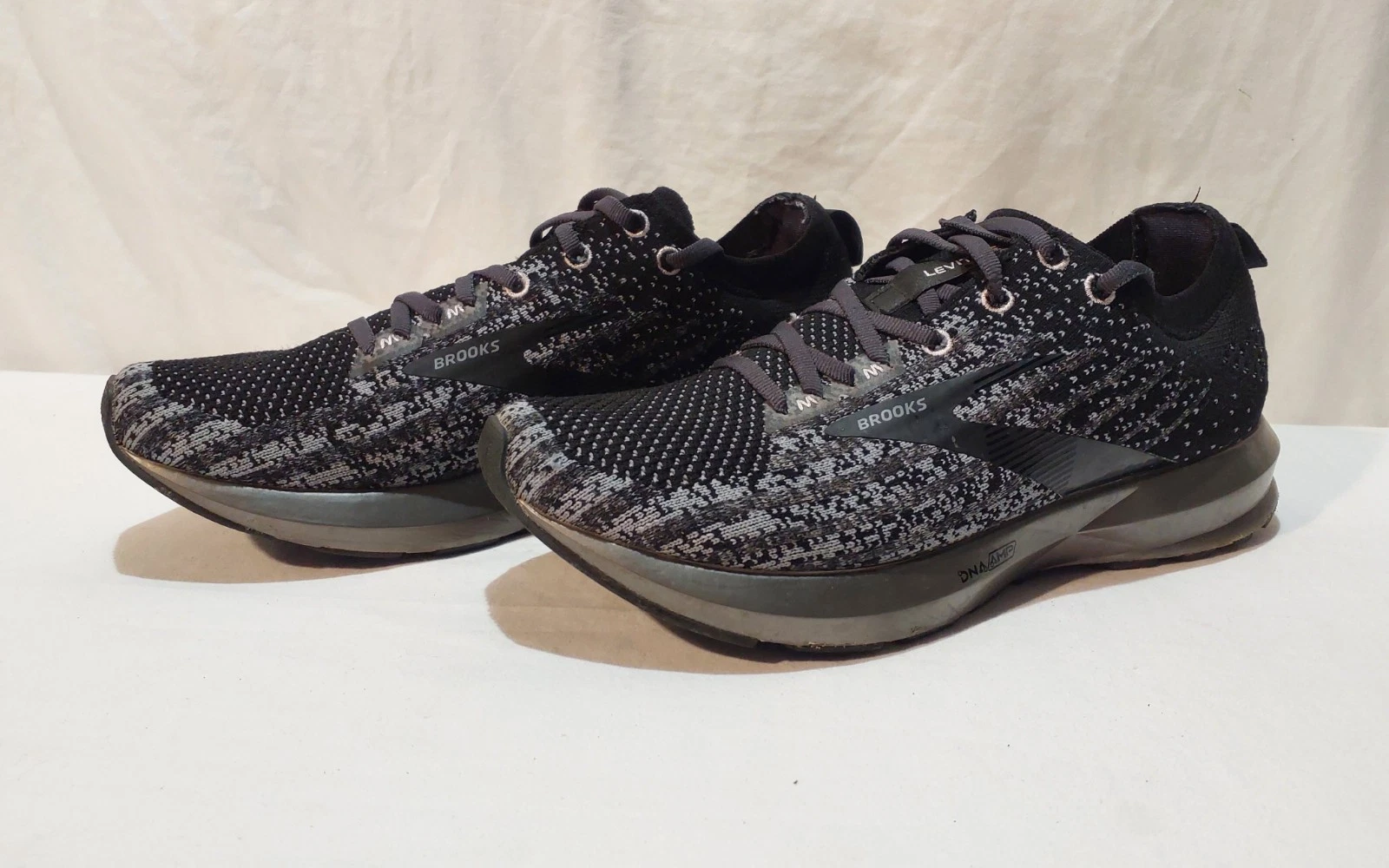 Brooks Levitate 3 Running Shoes Athletic Sneakers 1103121D047 Men’s Size 9.5
Opens in a new window o