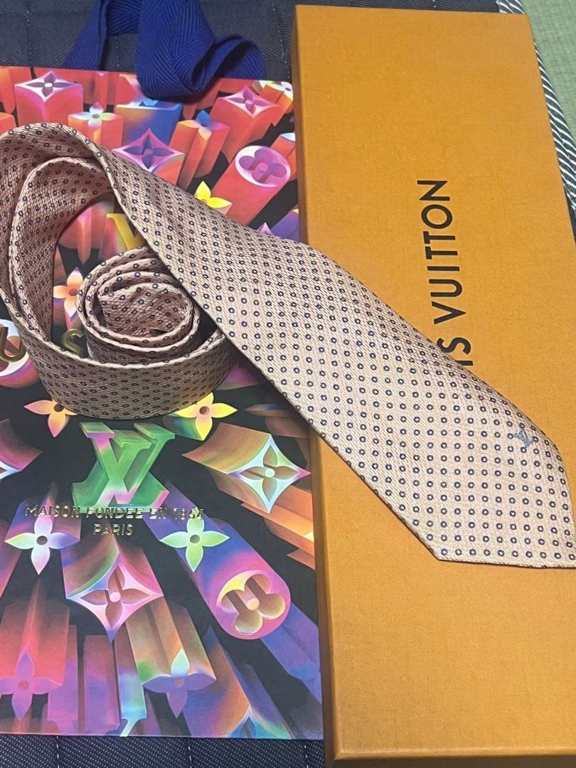 Louis Vuitton Necktie 100% Silk Pink Dots Pattern 3 inches From Japan thumbnail 12