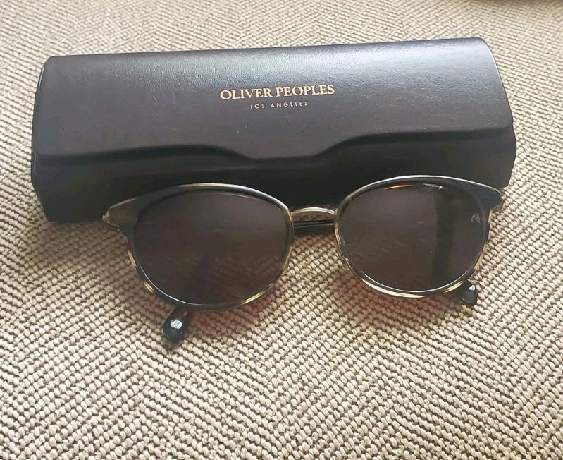Oliver Peoples Cat Eye Brown Sunglasses for Women for sale  display picture 1