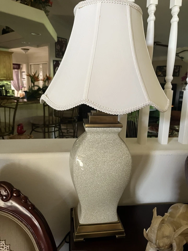 "Par de lámparas de mesa de metal y porcelana Uttermost Rory marfil 33"" de alto SIN CORTINAS"  Foto 4 de 4