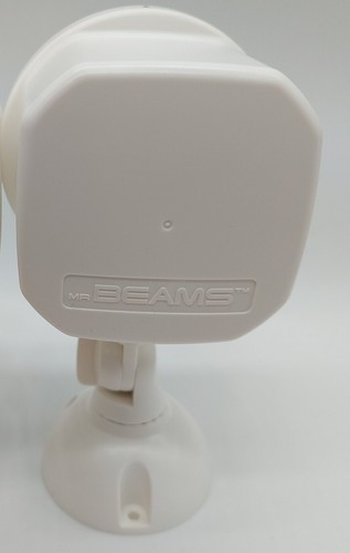 Mr. Beams MB390 LED 300 Lumen Weatherproof Wireless Battery Powered White - Picture 7 of 9