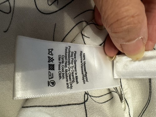 DKNY Women's Top XS White Scribble Floral Pattern 100% Viscose Ex Cond - Picture 7 of 7