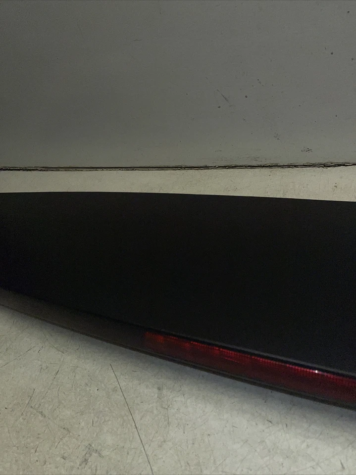 08-10 CARAVAN GRAND CARAVAN SPOILER LIFT GATE HATCH 3RD BRAKE LIGHT H68 - Image 3 of 4