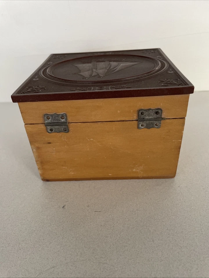 Antique Victorian Maple Collar Box with Scenic Clipper  Ship Gutta Percha Lid - Image 4 of 4