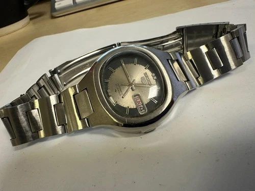 Vintage Seiko 5 Automatic 7019-5010 21J Day/Date grey Dial