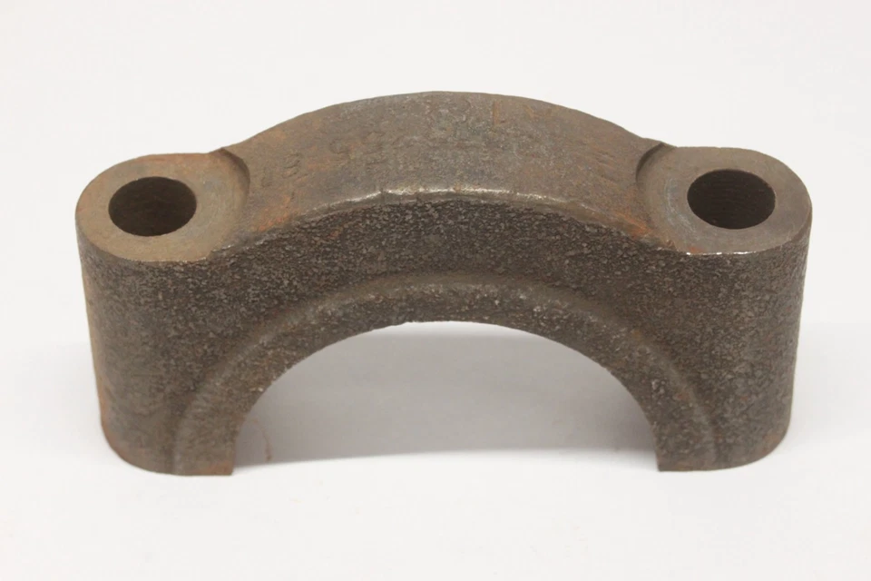 Tapa de cojinete del cigüeñal del motor del camión Chevrolet 3835255 A NOS 1940 años 50 Foto 2 de 3