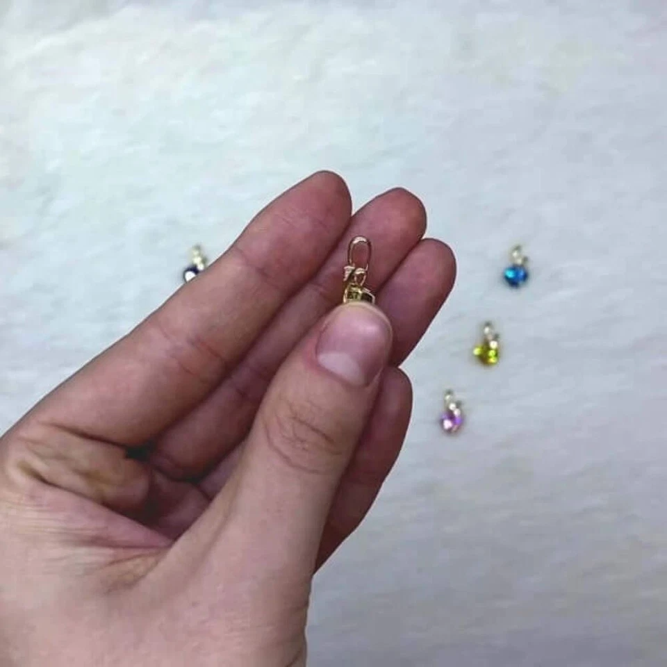 Pingente de coração de ouro branco 14K com detalhes em pedra e corrente 18" - Imagem 2 de 4