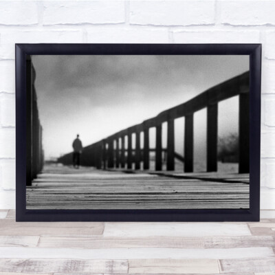 Find Me Gone Bridge Person Walking Black & White Wandkunstdruck