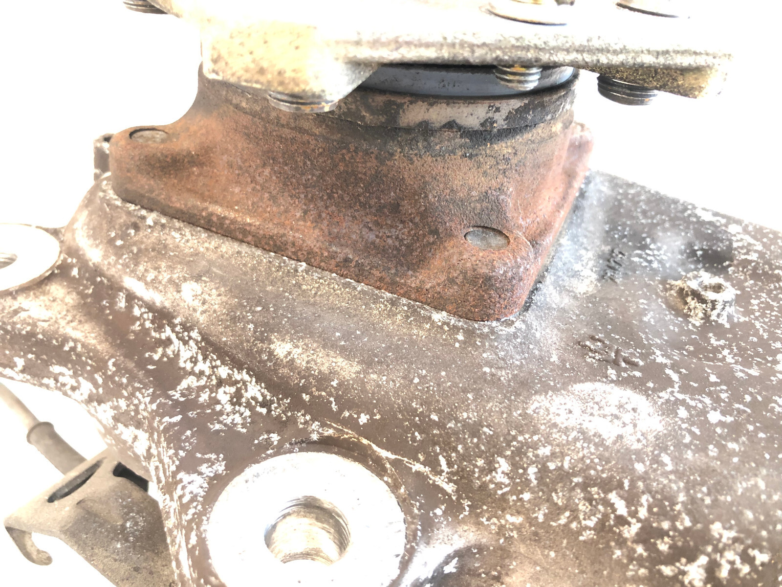 06 MASERATI QUATTROPORTE M139 FRONT RIGHT PASSENGER SPINDLE KNUCKLE HUB ASSEMBLY