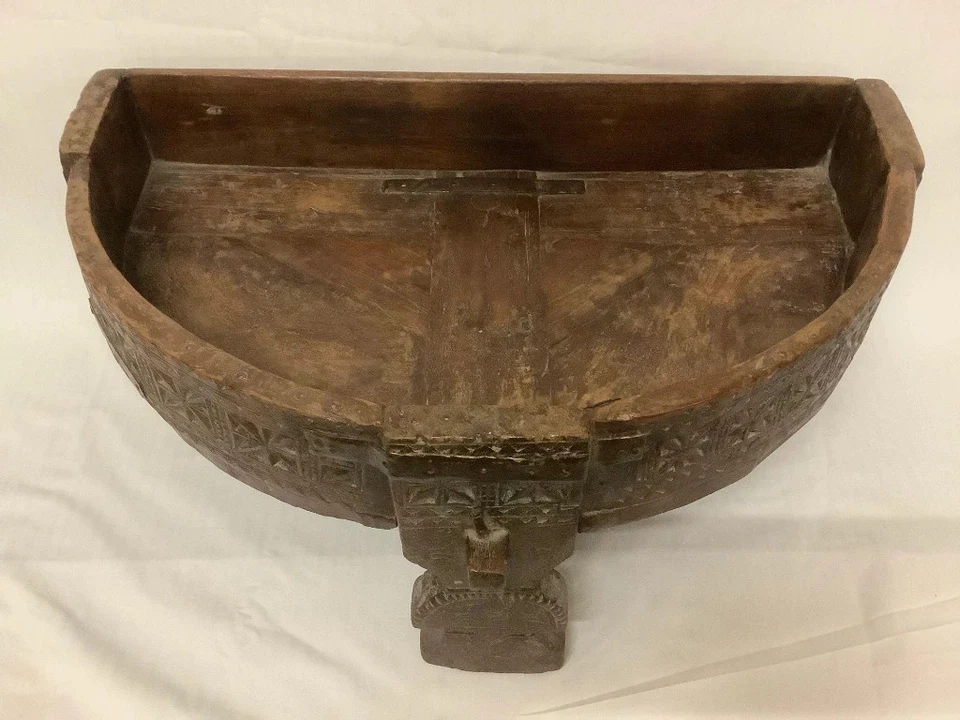 Antigua mesa de centro india de teca Chakki siglo XIX Foto 4 de 4